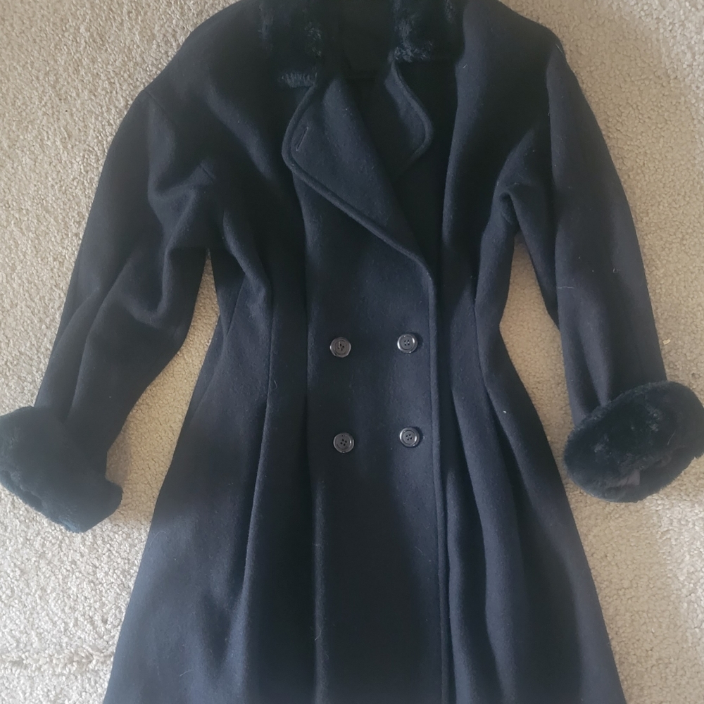 BEAUTIFUL  MARIO DE PINTO VINTAGE  WOOL BLACK COAT SIZE 5/6 FAUX COLLAR & CUFFS